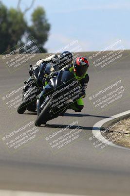 media/Sep-21-2025-TrackDaz (Sun) [[277c75b276]]/C Group/1240pm (Turn 2)/